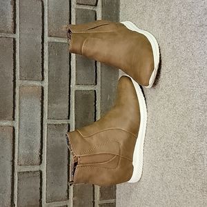 Womens baretraps booties